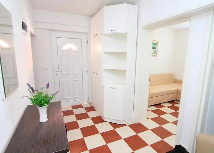 Genesis Τρογκίρ